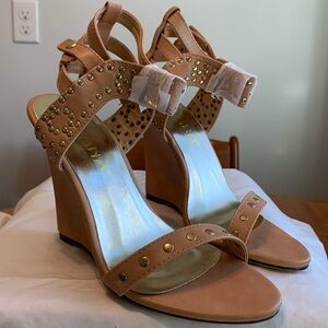 Liliana wedges size 6 1/2